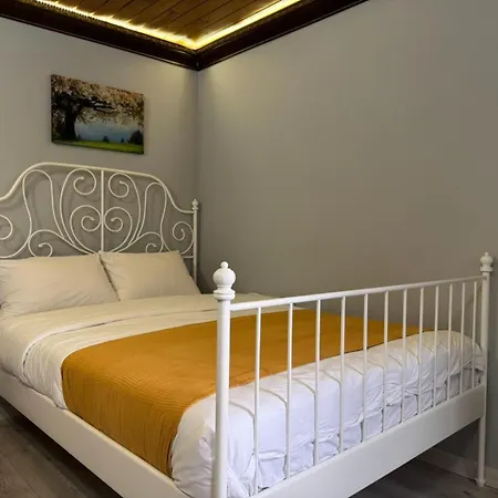 ホテル Taksim White 3*